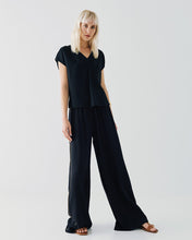 Load image into Gallery viewer, ACCESS - Sleeveless Top With Gold Piping - Black