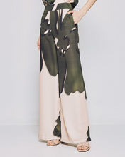 Load image into Gallery viewer, ACCESS - Printed Pants - Olive