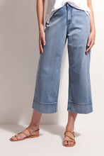 Load image into Gallery viewer, FOIL - Queen Crop Jean - Blue