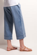 Load image into Gallery viewer, FOIL - Queen Crop Jean - Blue