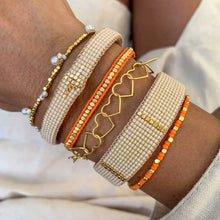 Load image into Gallery viewer, IBU - IBU05 Heart Link Bracelet - Gold