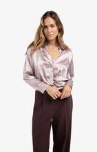 Load image into Gallery viewer, YAYA - Cropped Satin Blouse - Cloud Gray Purple