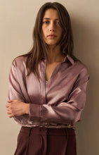 Load image into Gallery viewer, YAYA - Cropped Satin Blouse - Cloud Gray Purple