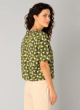 Load image into Gallery viewer, YEST - Gul Top - Dark Olive/Beige
