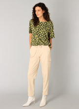 Load image into Gallery viewer, YEST - Gul Top - Dark Olive/Beige
