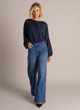 Load image into Gallery viewer, YEST - Sinka Jeans - Dark Stone Wash
