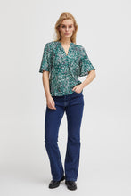 Load image into Gallery viewer, PULZ Dacey Blouse ~ Botanical
