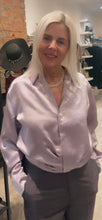 Load image into Gallery viewer, YAYA - Cropped Satin Blouse - Cloud Gray Purple
