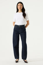 Load image into Gallery viewer, Garcia - Chyla Barrel Leg Jeans - Rinsed
