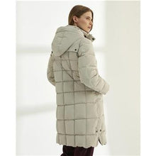 Load image into Gallery viewer, Paz Torras - Puffa Coat - Off White
