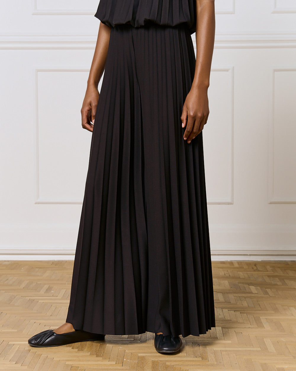 ACCESS - Pleated Wide Leg Pants - Black