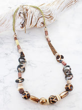 Load image into Gallery viewer, Suzie Blue - Mixed Resin Bead Necklace AY6610
