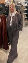 Load image into Gallery viewer, YAYA - Shiny Woven Pants - Fudge Purple Dessin

