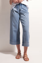 Load image into Gallery viewer, FOIL - Queen Crop Jean - Blue
