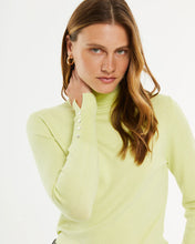 Load image into Gallery viewer, PAZ TORRAS - Turtle Neck - Amarillo

