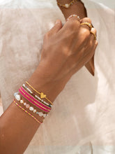 Load image into Gallery viewer, IBU - PE08 Peggy 1 Heart Bracelet - Gold
