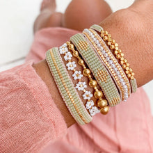 Load image into Gallery viewer, IBU - AM05 Jill Jolie Bracelet - Pearl
