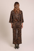 Load image into Gallery viewer, Traffic People - Jilly Cropped Pants - Black Leopard
