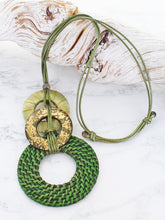 Load image into Gallery viewer, Suzie Blue - Triple Ring Pendant - Mint &amp; Green UJ6607
