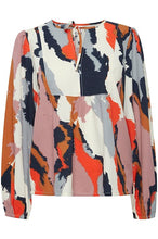 Load image into Gallery viewer, Ichi Irenne Top ~ Heather Rose Multi Print
