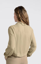 Load image into Gallery viewer, YAYA - Lightweight Blouse Jacket - Soft Green
