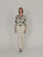 Load and play video in Gallery viewer, PAZ TORRAS - Jogger Pants - Pale Cream
