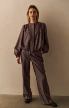 Load image into Gallery viewer, YAYA - Shiny Woven Pants - Fudge Purple Dessin
