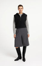 Load image into Gallery viewer, YAYA - Sleeveless Knitted Hoodie - Hole Black
